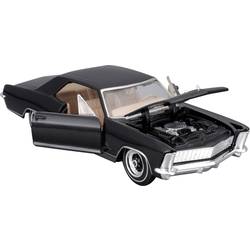 Maisto Buick Riviera ´65 1:24 model auta